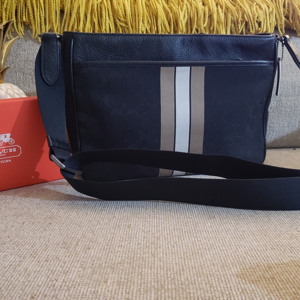 SOLD Coach Thompson Map Bag